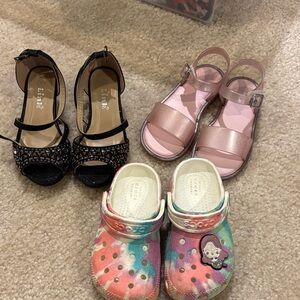 Lot of girls shoes size 10 crocs, mini Melissa